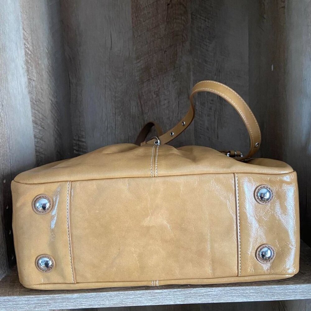 Coach Gallery Tan Patent Glossy Leather Shoulder Tote Purse Silver Hardware - Picture 5 of 8